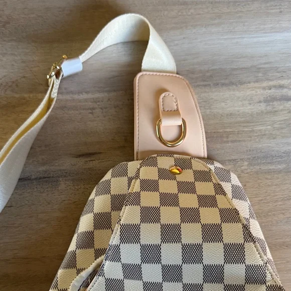 Checkered Beige and Cream Women's Bag - Picture 7 of 7